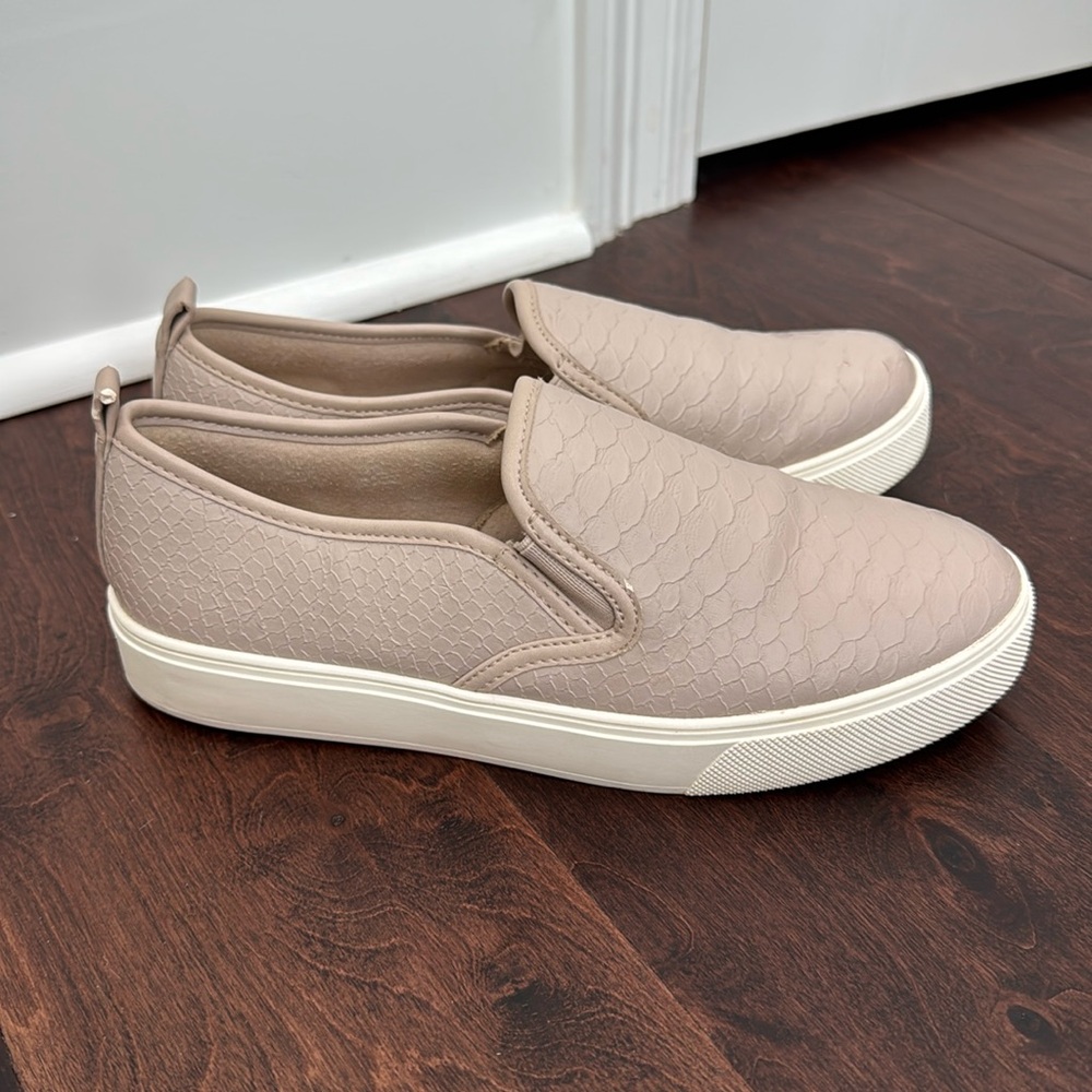 Aldo Neutral Snakeskin Pattern Slip On Sneakers Shoes Preppy Fashion, sz 6.5